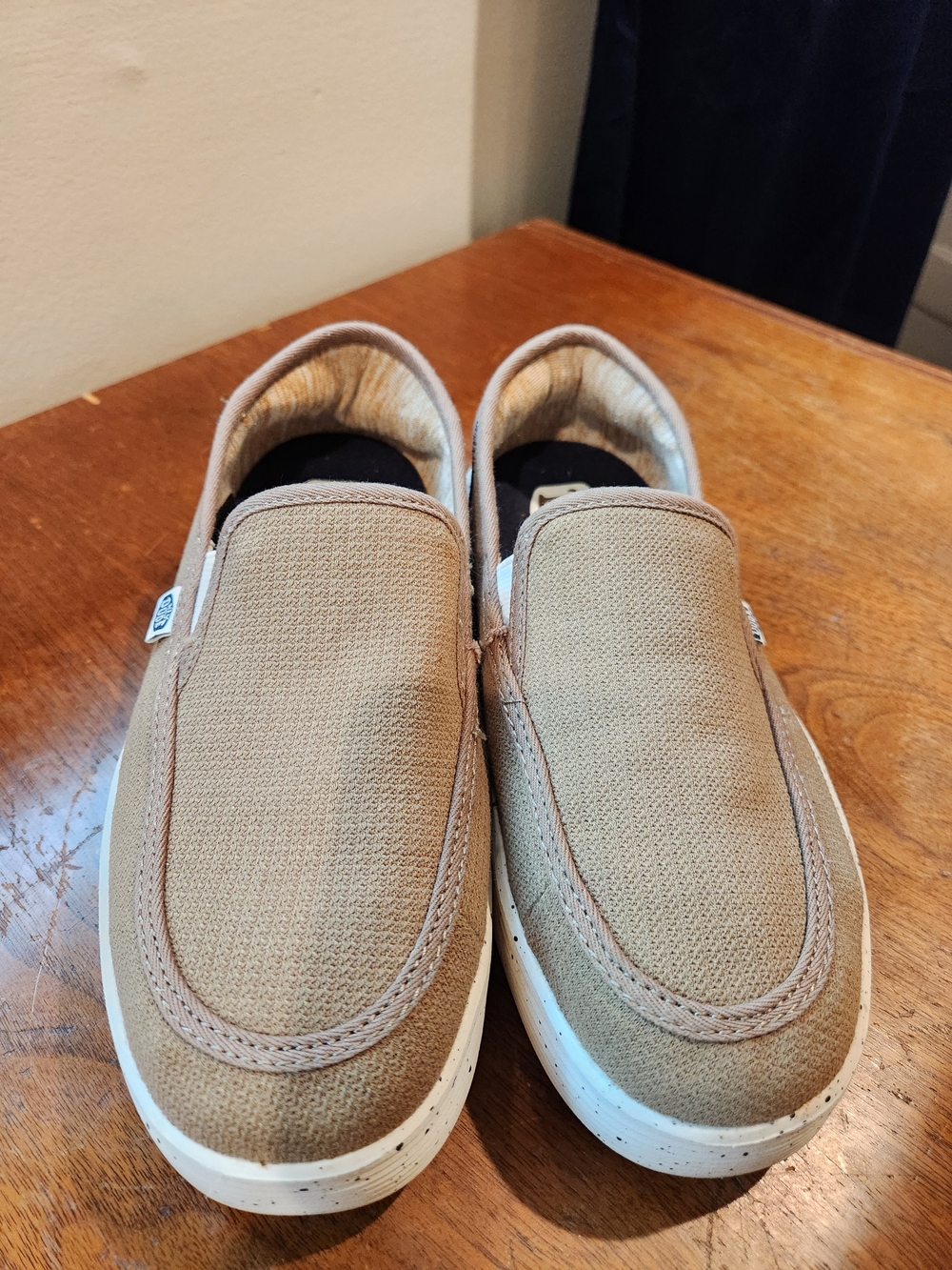 Hey Dude Youth Size 3 Slip-On Loafers in Tan Canvas